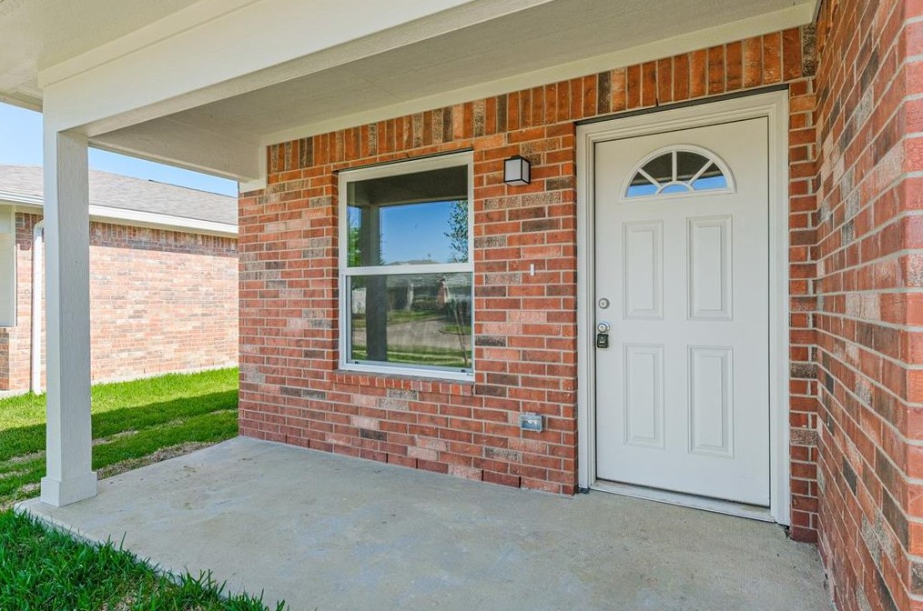 8710 Dallas Acorn St, Houston TX  77078-1104 exterior