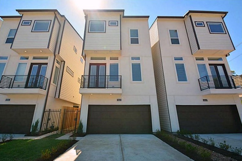 5537 Larkin St, Houston, TX 77007-1832