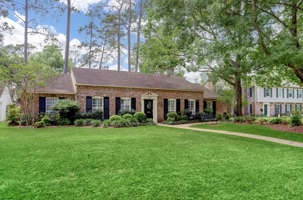 13927 Pebblebrook Dr, Houston, TX 77079-5807