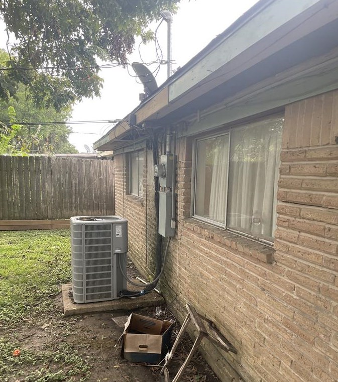 6206 Tiffany Dr, Houston TX  77085-3336 exterior