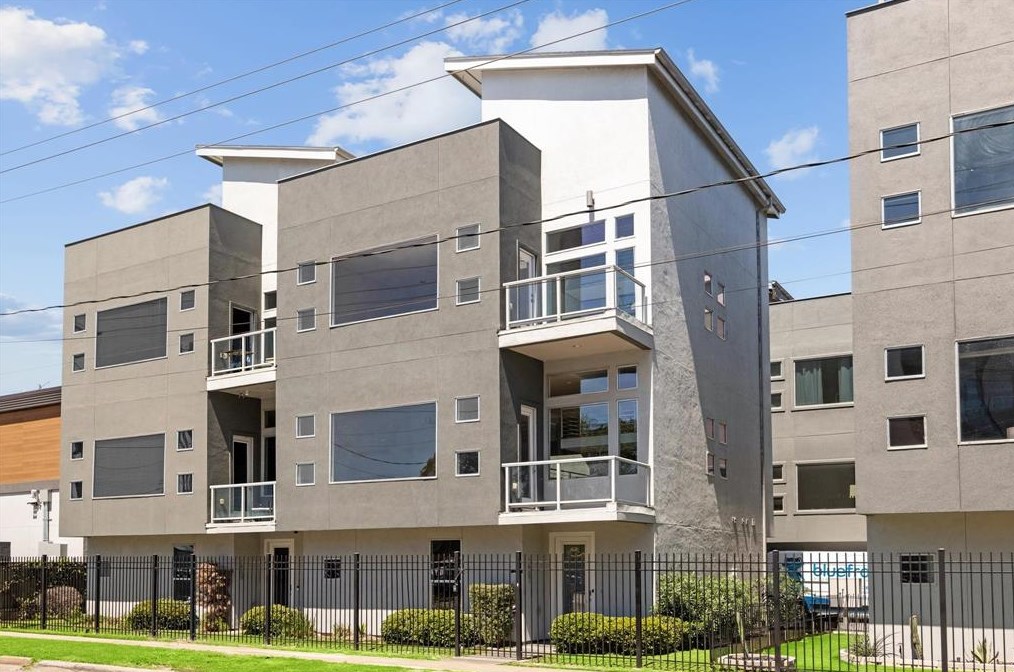 1807 Hickory St, Houston TX  77007-4178 exterior