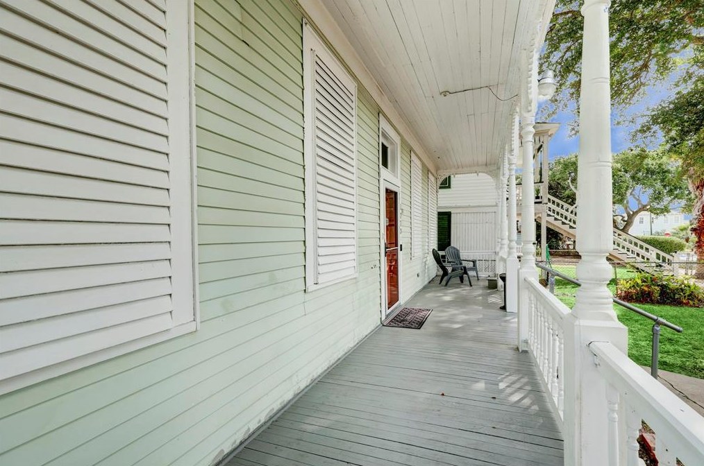 1720 Avenue M, Galveston, TX 77550