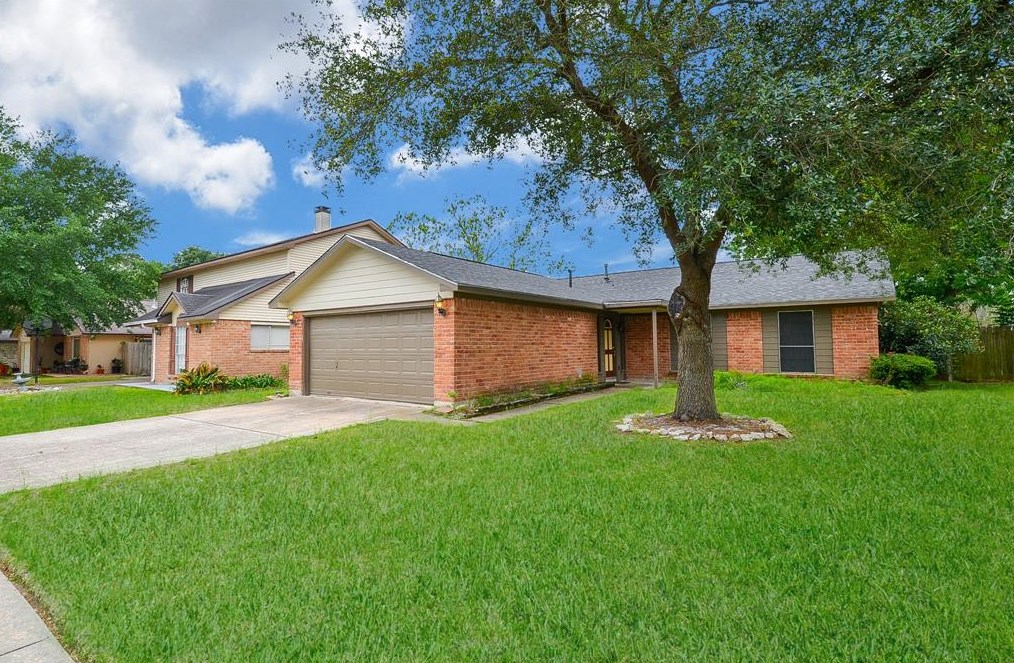 938 Grand Junction Dr, Katy, TX 77450