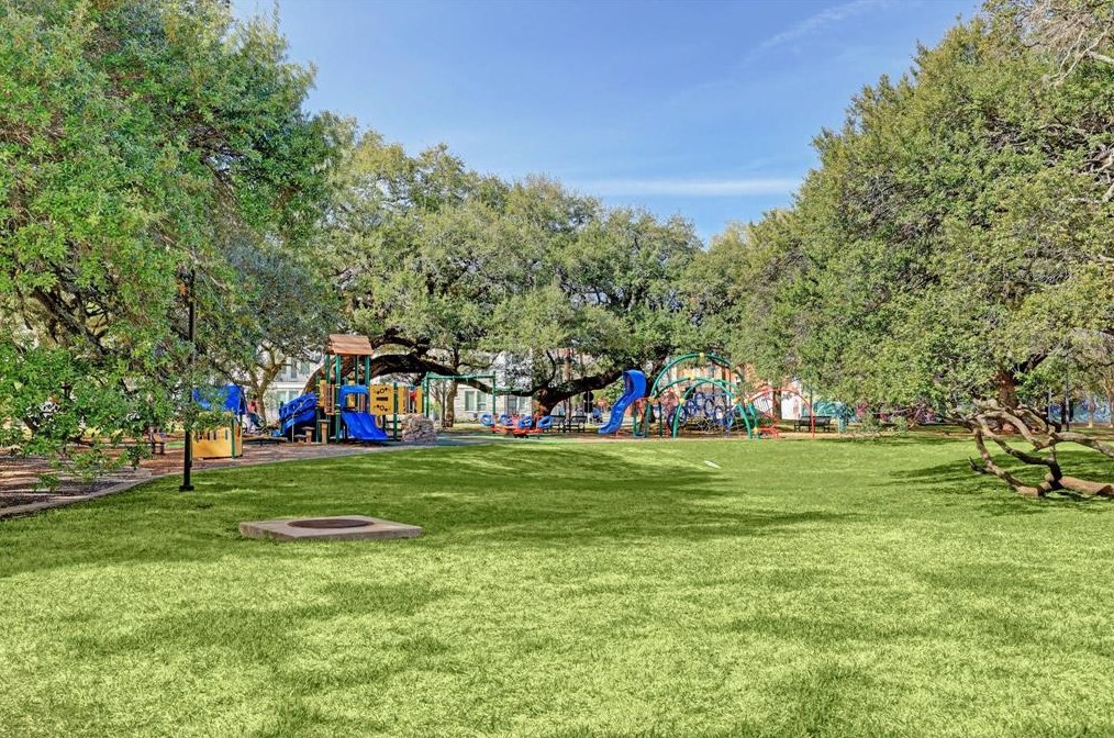 3004 Chenevert St, Houston TX  77004-5665 exterior