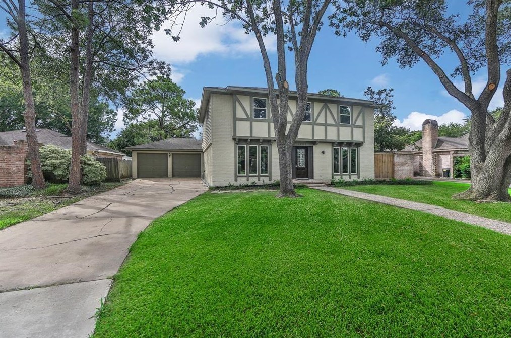 12102 Nova Dr, Houston, TX 77077-4010