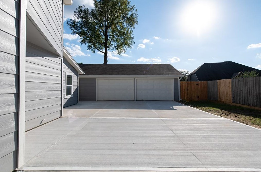 13811 Lakeside Terrace Dr, Houston TX  77044-5253 exterior