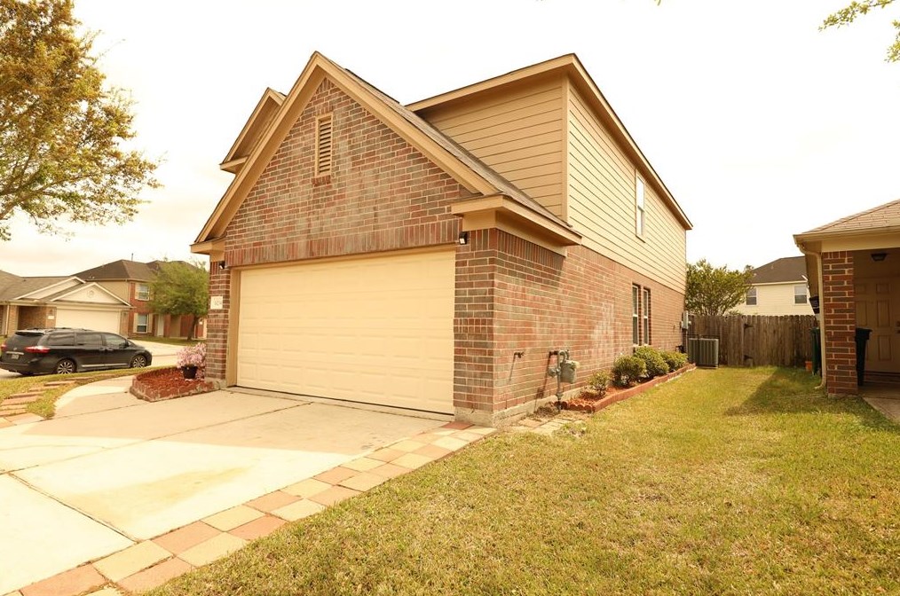 10234 Knob Mountain Trl, Houston, TX 77016-6580