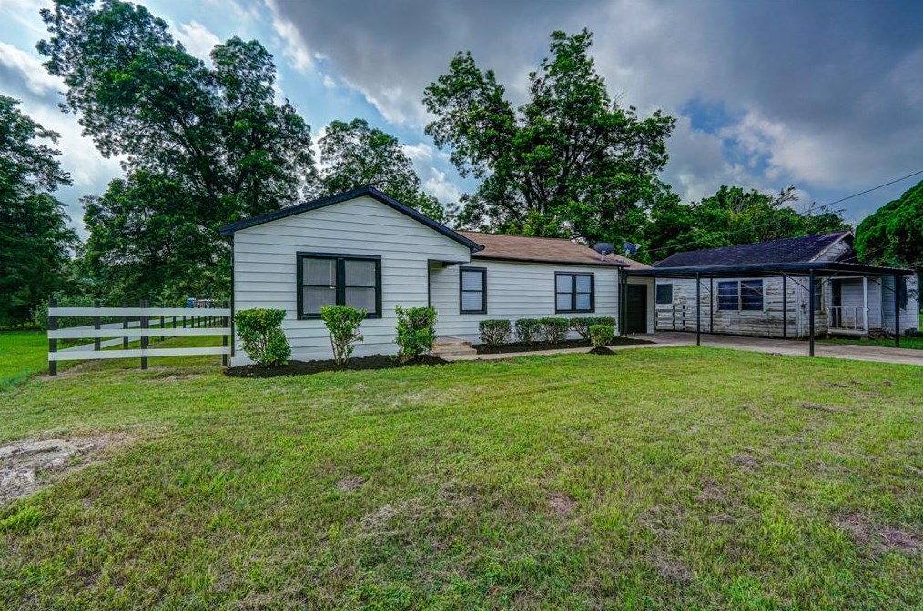 624 Branch St, Dinsmore, TX 77488