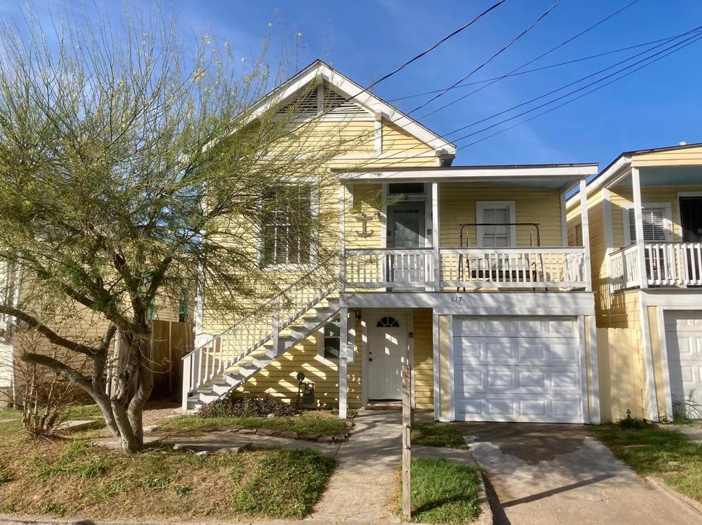 817 10th St #up, Galveston, TX 77550