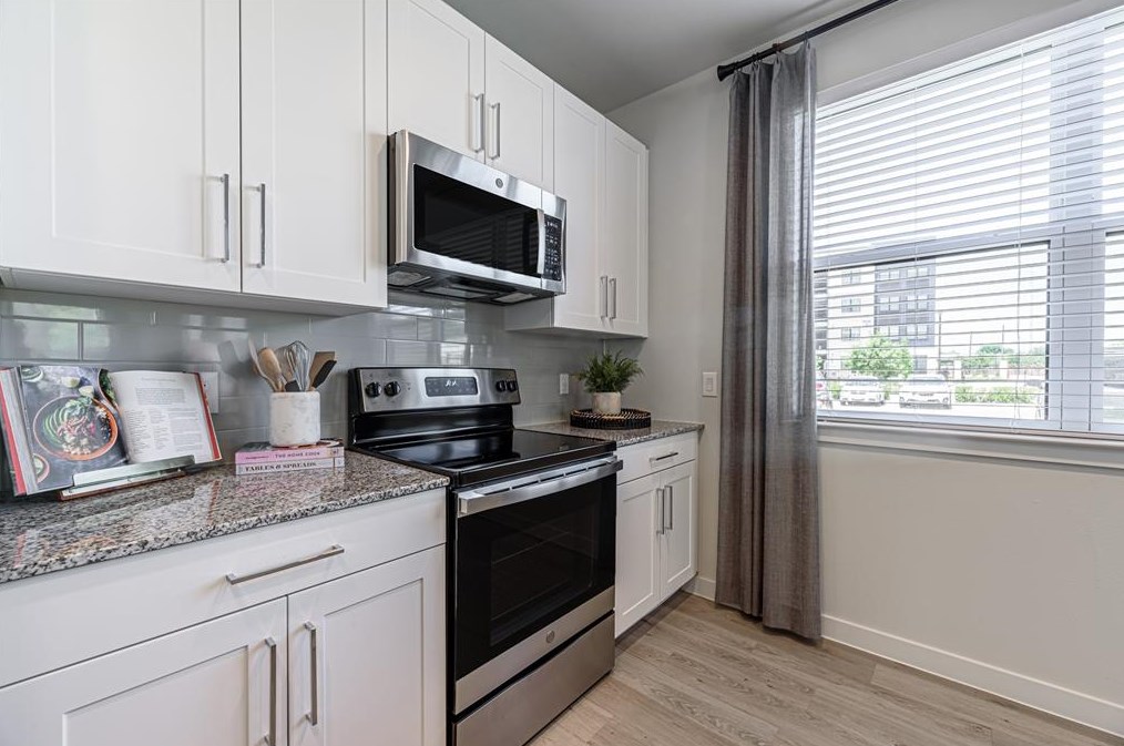 1550 Burnett St #1217, Houston, TX 77009
