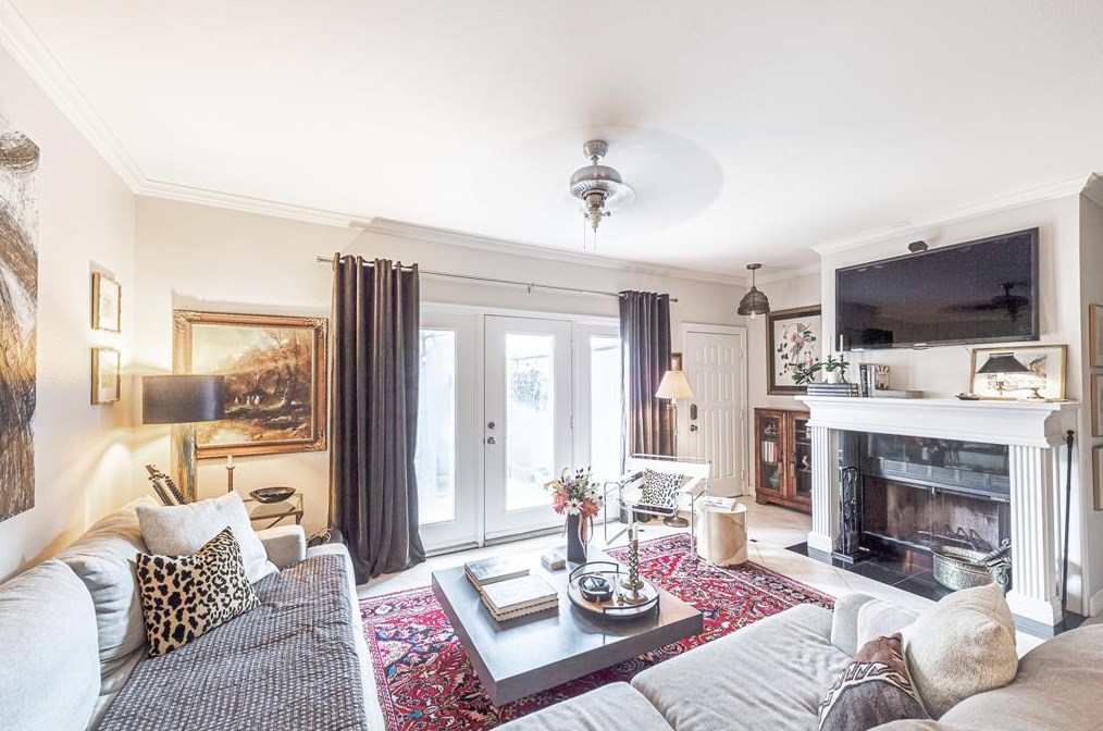 654 Wilcrest Dr, Houston TX 77042-1080 exterior