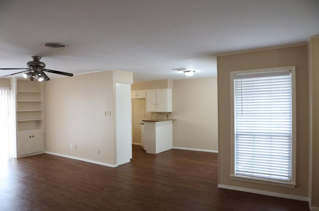 7322 Tours St, Houston TX  77036-6418 exterior