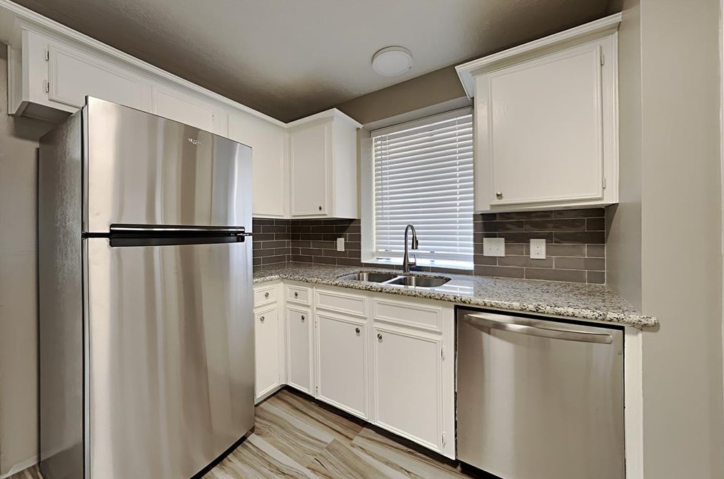 64 Timberspire Ct, Spring TX  77380-2840 exterior