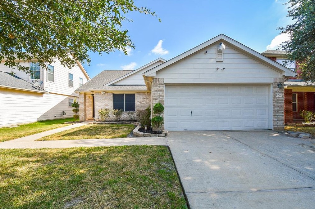 1246 Coppermeade Dr, Houston, TX 77067-3501