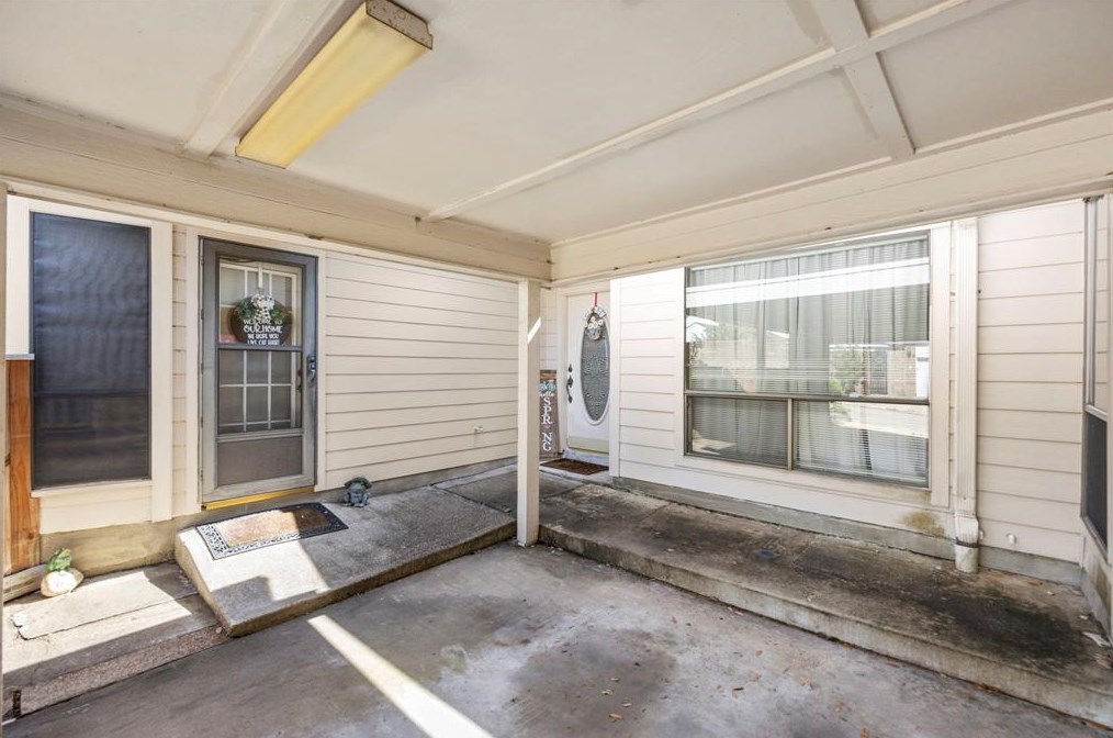 1802 Barleton Way, Houston, TX 77058-2326