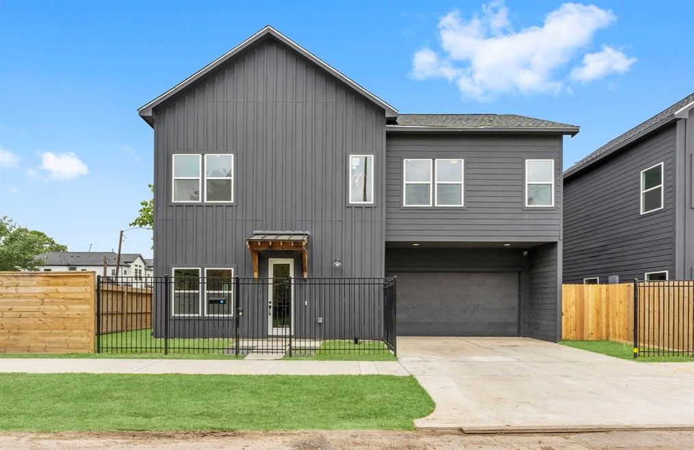 4303 Buck St, Houston, TX 77020-6319