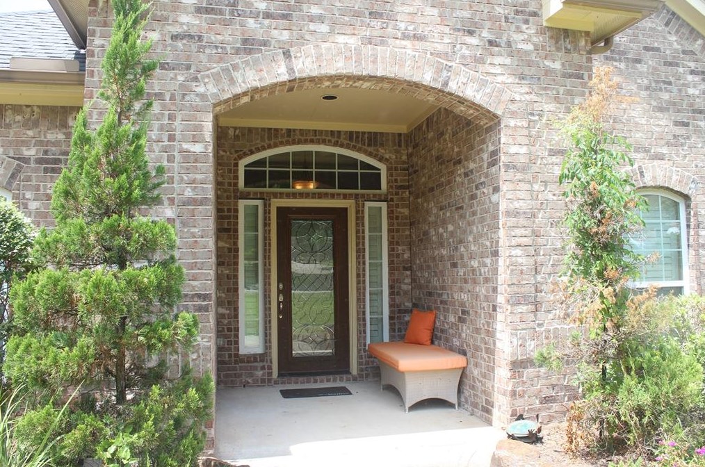 1715 Summergate Dr, Conroe, TX 77304