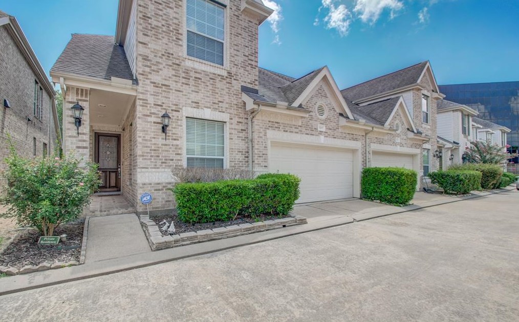 3207 Holly Crossing Dr, Houston, TX 77042
