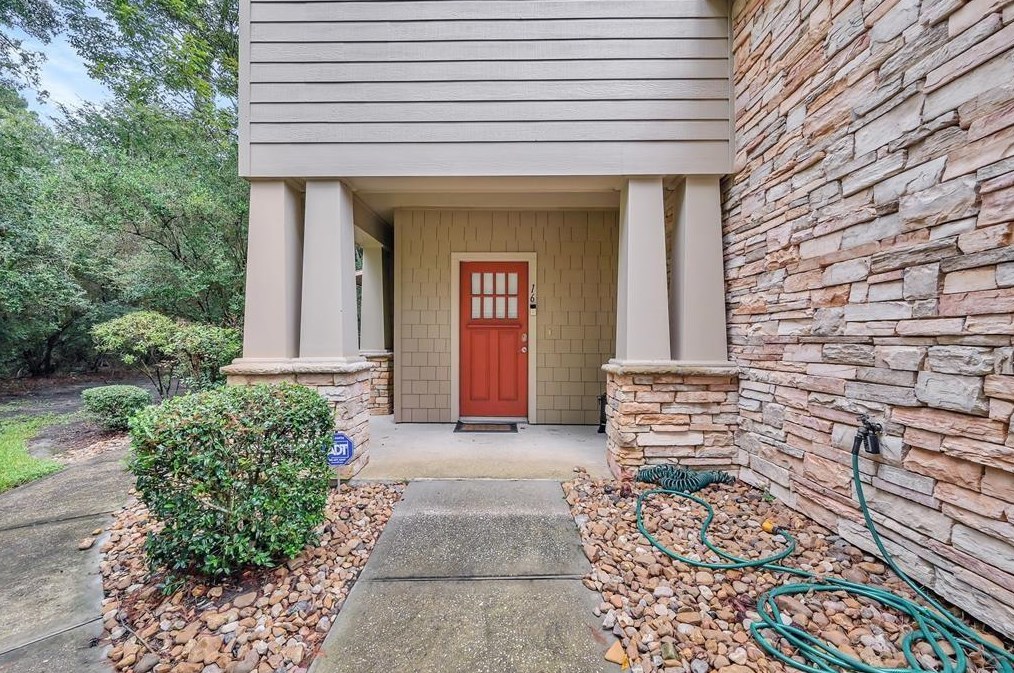 16 Scarlet Woods Ct, Spring TX  77380-2606 exterior