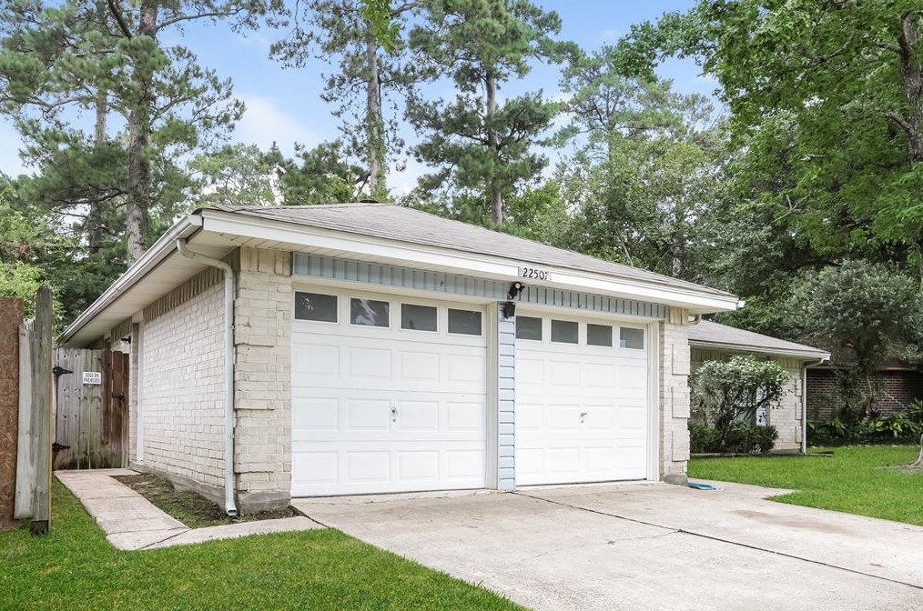 22507 Leafygate Dr, Spring TX  77373-8615 exterior