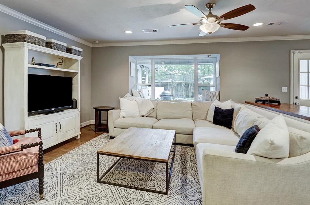 7803 Wickersham Ln, Houston TX  77063-3129 exterior