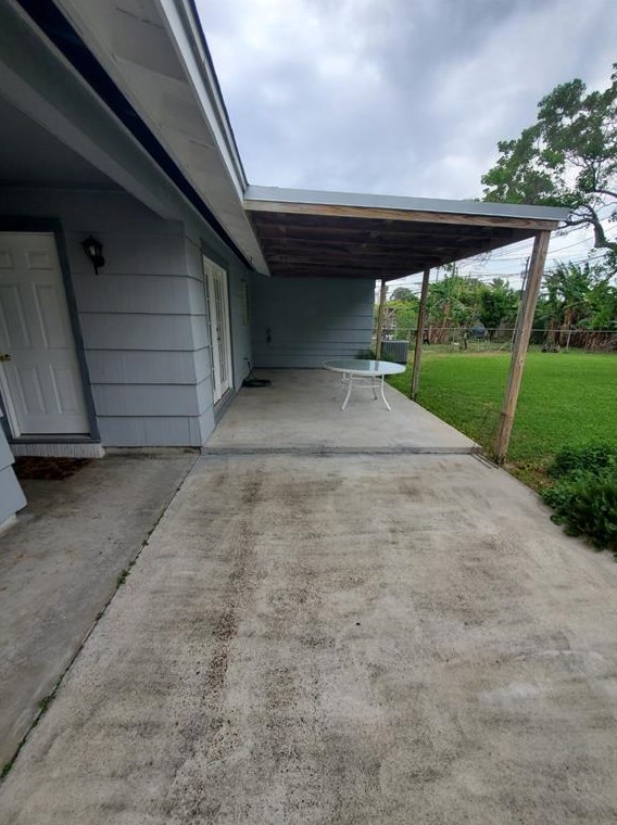125 Mackeral St, Galveston, TX 77550