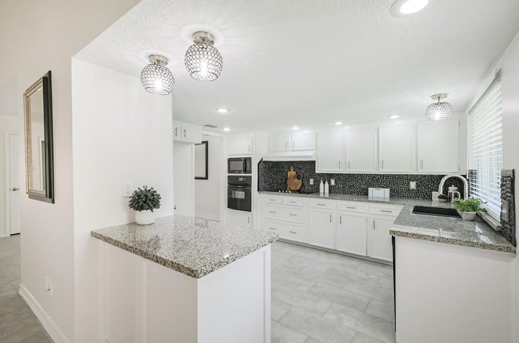 3018 Frontier Dr, Sugar Land TX  77479-1635 exterior