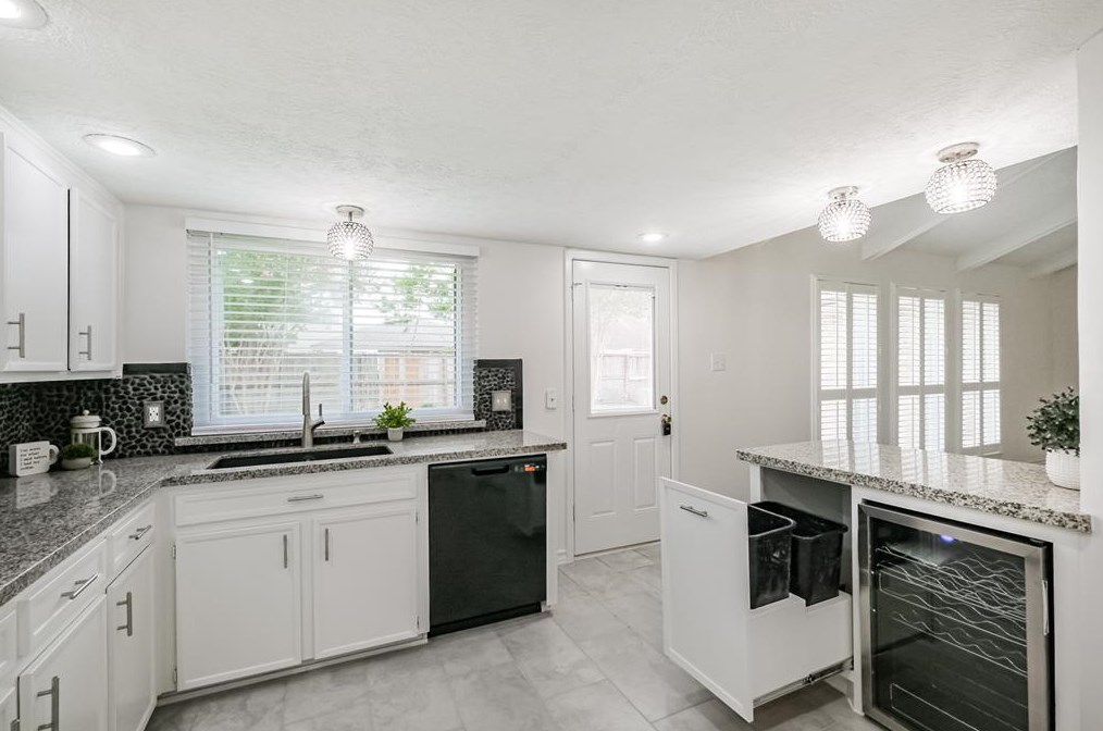 3018 Frontier Dr, Sugar Land TX  77479-1635 exterior