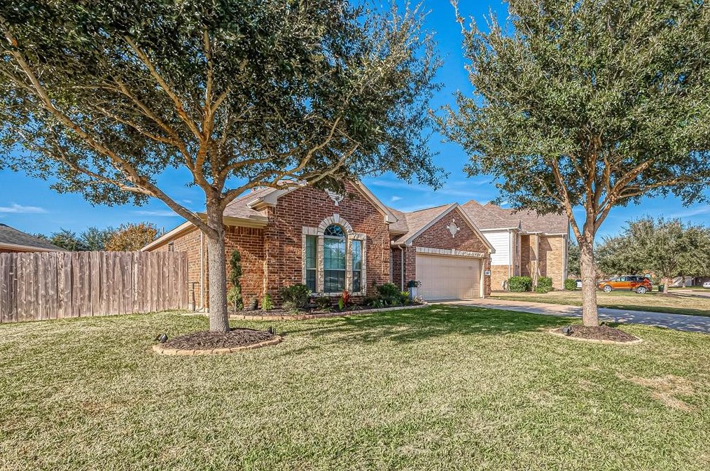 122 Long Canyon Ln, Richmond, TX 77469