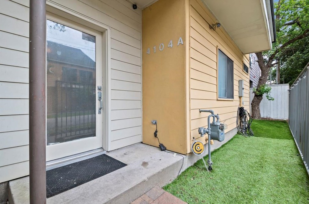 4104 Spencer St #a, Houston, TX