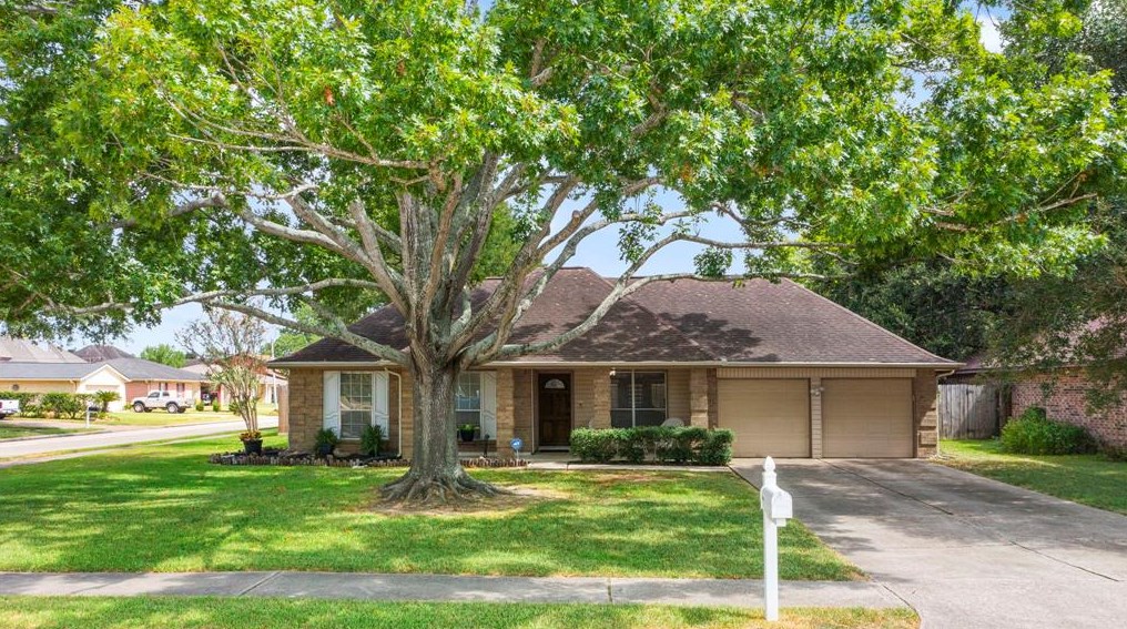 5912 Meadowside St, League City, TX 77573-4512