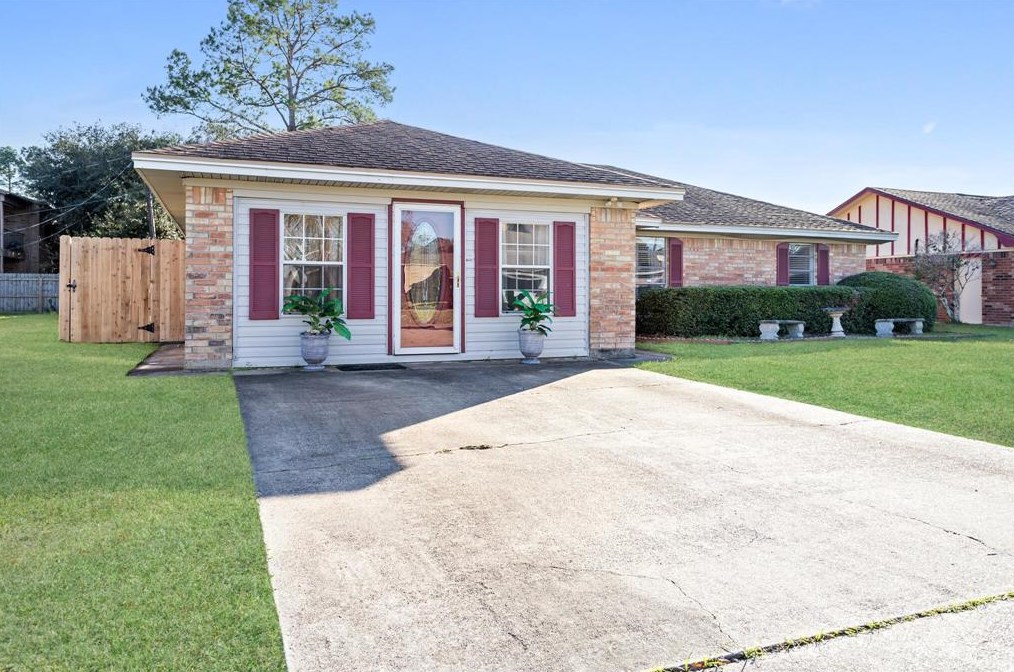 7625 Westhaven Dr, Beaumont, TX 77713-9548