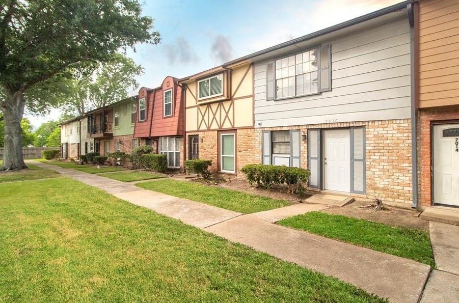 7016 Jetty Ln, Houston, TX 77072