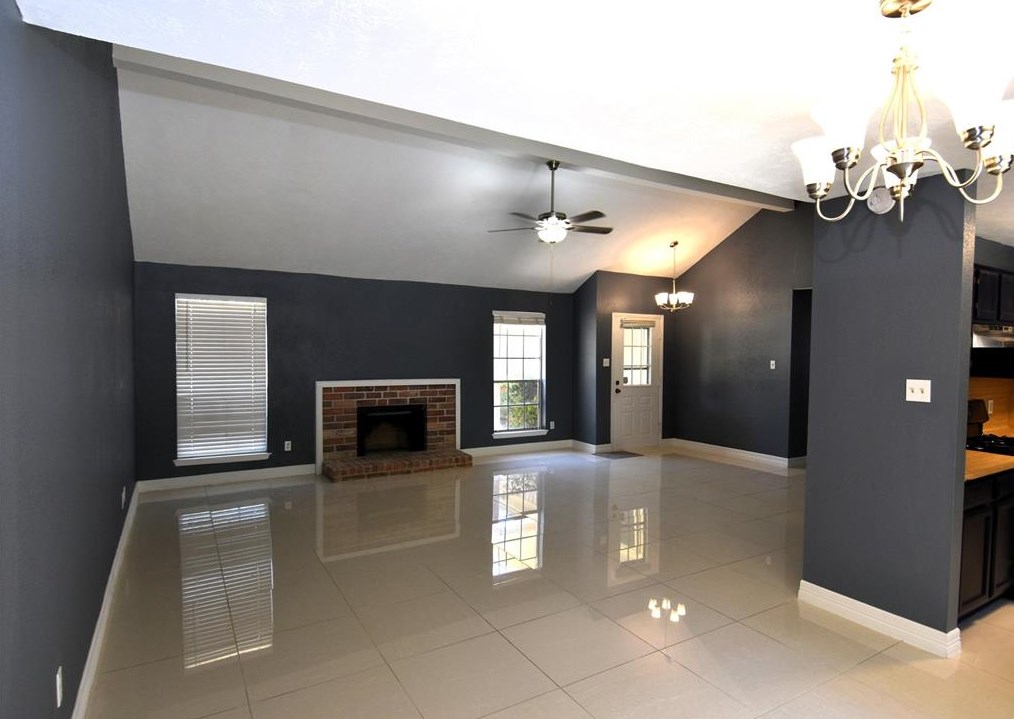 2406 Old Fort Rd, Sugar Land TX  77479-1701 exterior