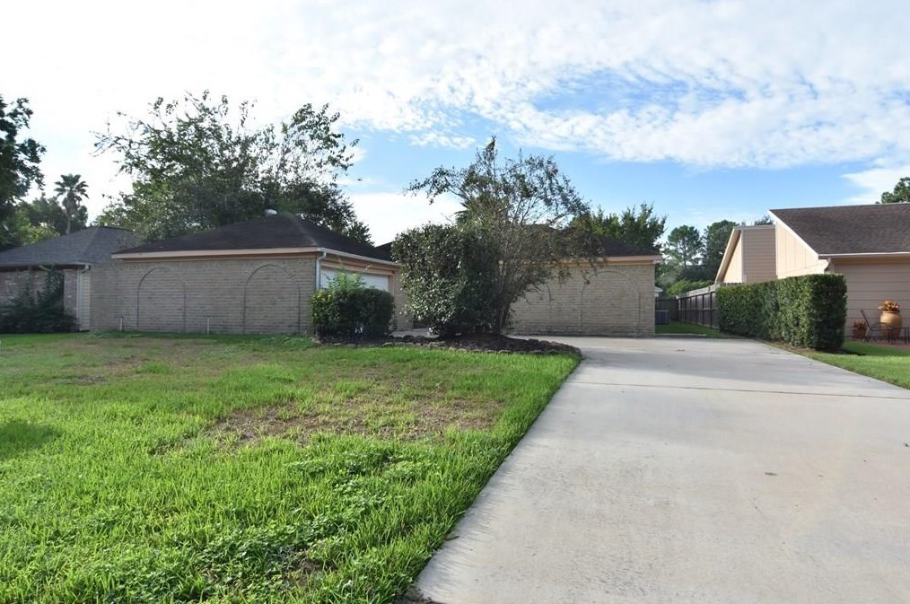 14103 Baltrusol Dr, Houston, TX 77095