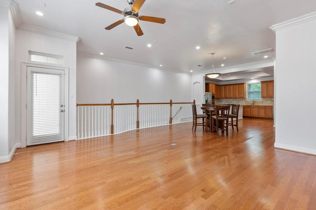 4 Versante Ct, Houston, TX 77070-6032