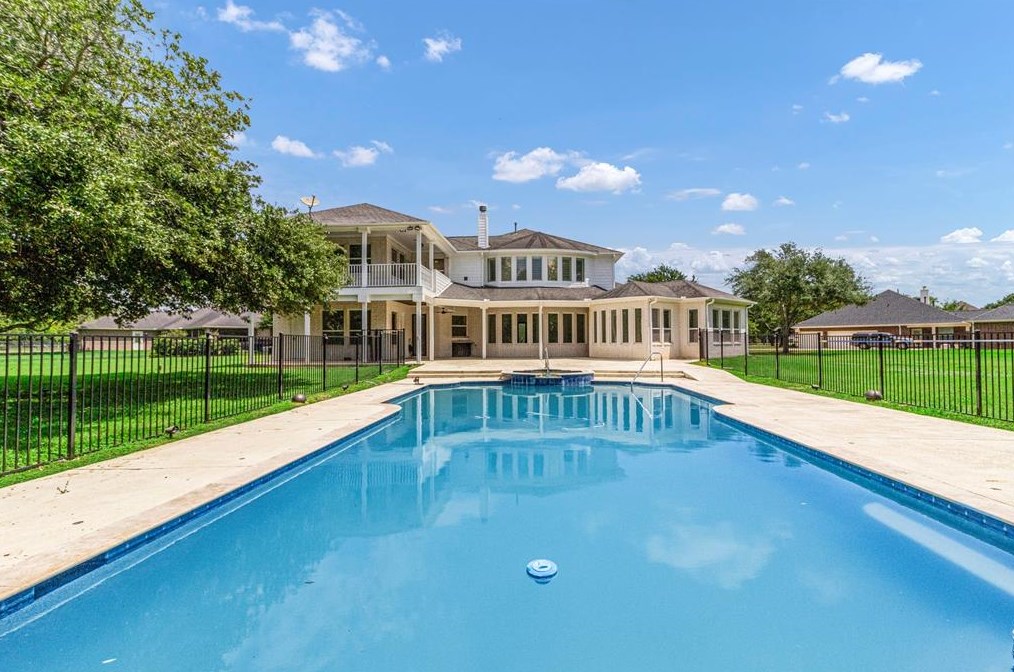 32731 Westminster Dr, Fulshear TX 77441-4098 exterior