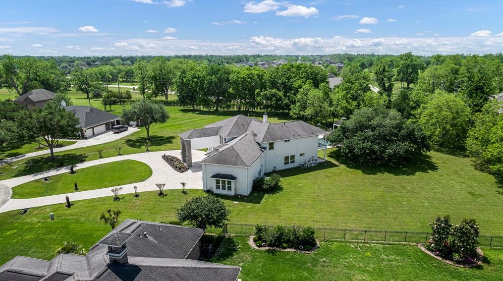 32731 Westminster Dr, Fulshear TX 77441-4098 exterior