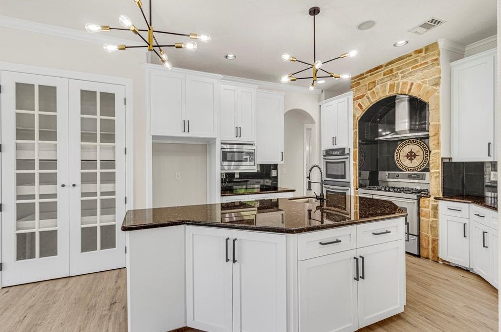 32731 Westminster Dr, Fulshear TX 77441-4098 exterior