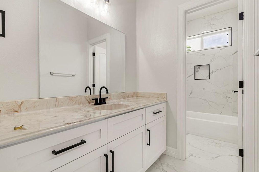 32731 Westminster Dr, Fulshear TX 77441-4098 exterior