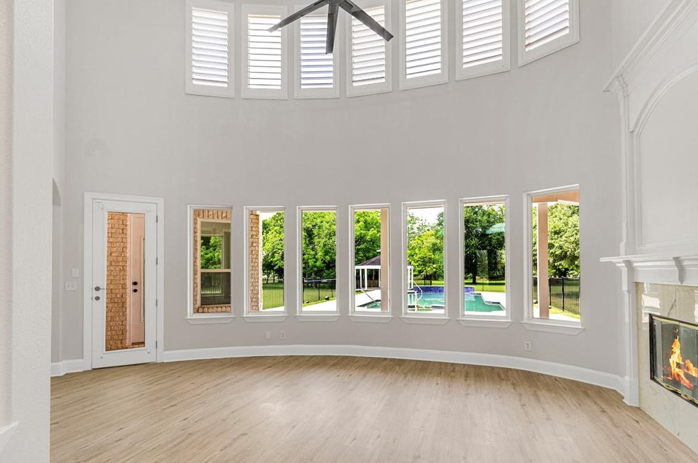 32731 Westminster Dr, Fulshear TX 77441-4098 exterior