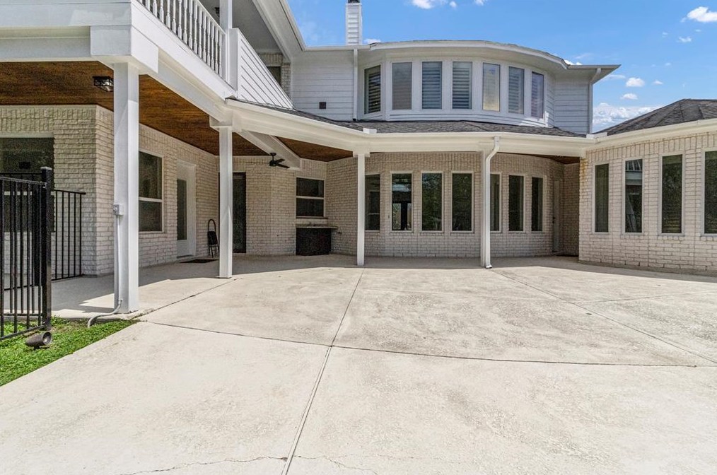 32731 Westminster Dr, Fulshear TX 77441-4098 exterior