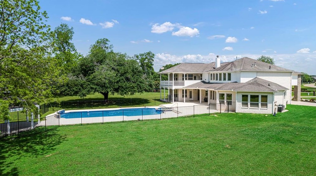 32731 Westminster Dr, Fulshear TX 77441-4098 exterior