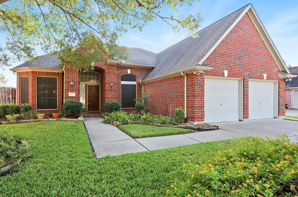 9422 Capshaw Ct, Houston, TX 77065-4051