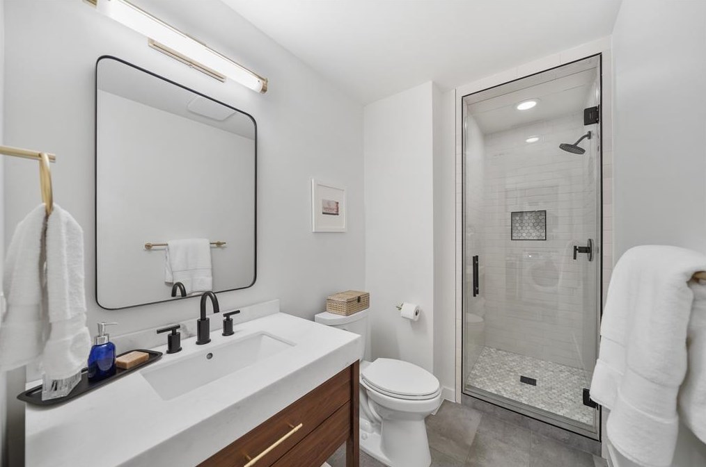 2203 Saxon, Houston TX  77092-5140 exterior