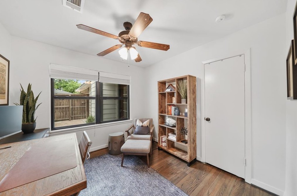2203 Saxon, Houston TX  77092-5140 exterior
