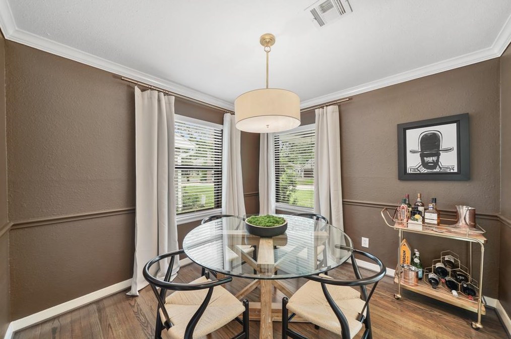 2203 Saxon, Houston TX  77092-5140 exterior