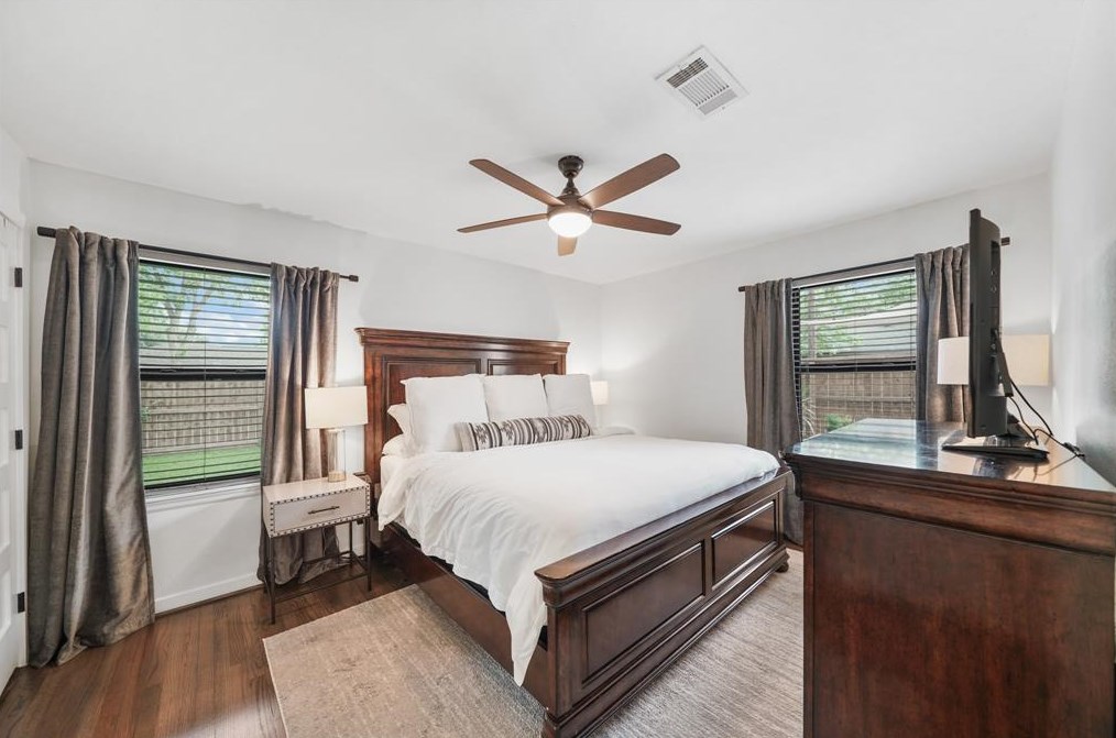 2203 Saxon, Houston TX  77092-5140 exterior
