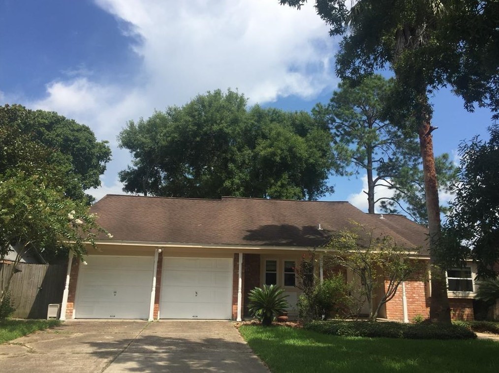 16439 Hickory Knoll Dr, Houston, TX 77059
