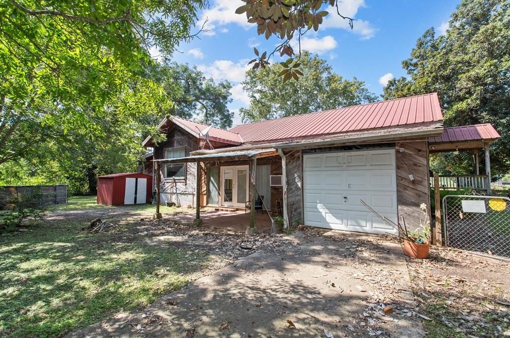 498 S Main St, Rusk, TX 75785